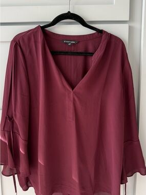 41 Hawthorn Burgundy V-Neck Bell Sleeve Tunic